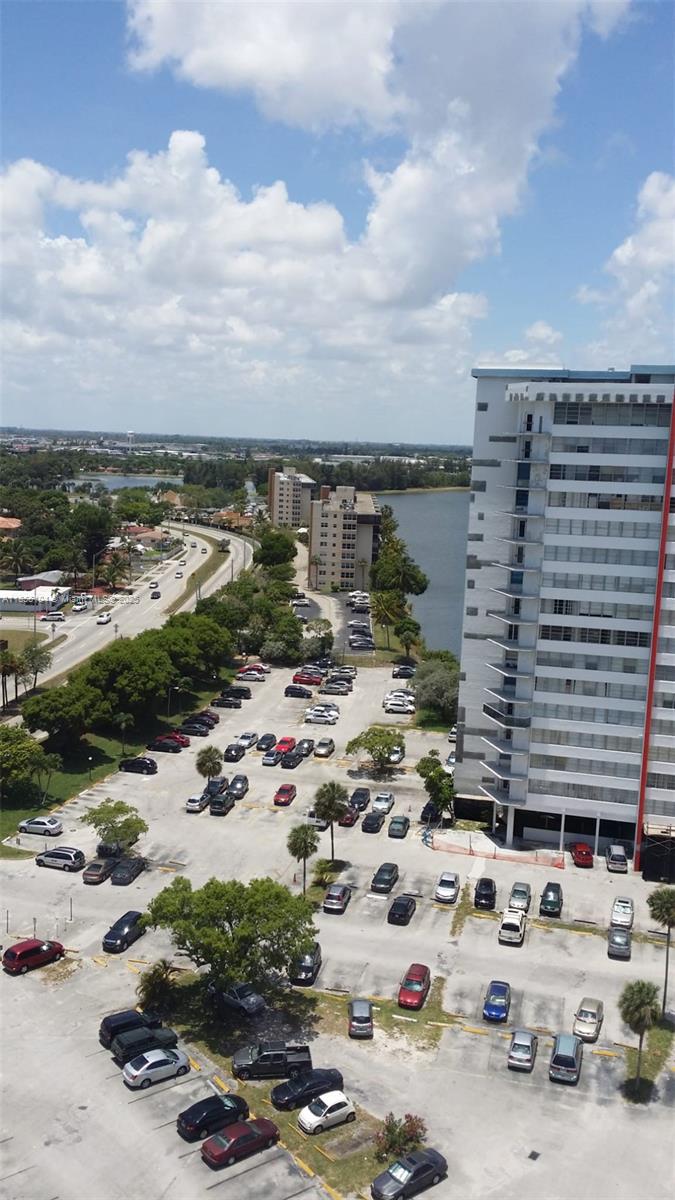 Ver detalles 1601E 1 / 1 801 sq. ft. $ 2025-08-10 0 foto
