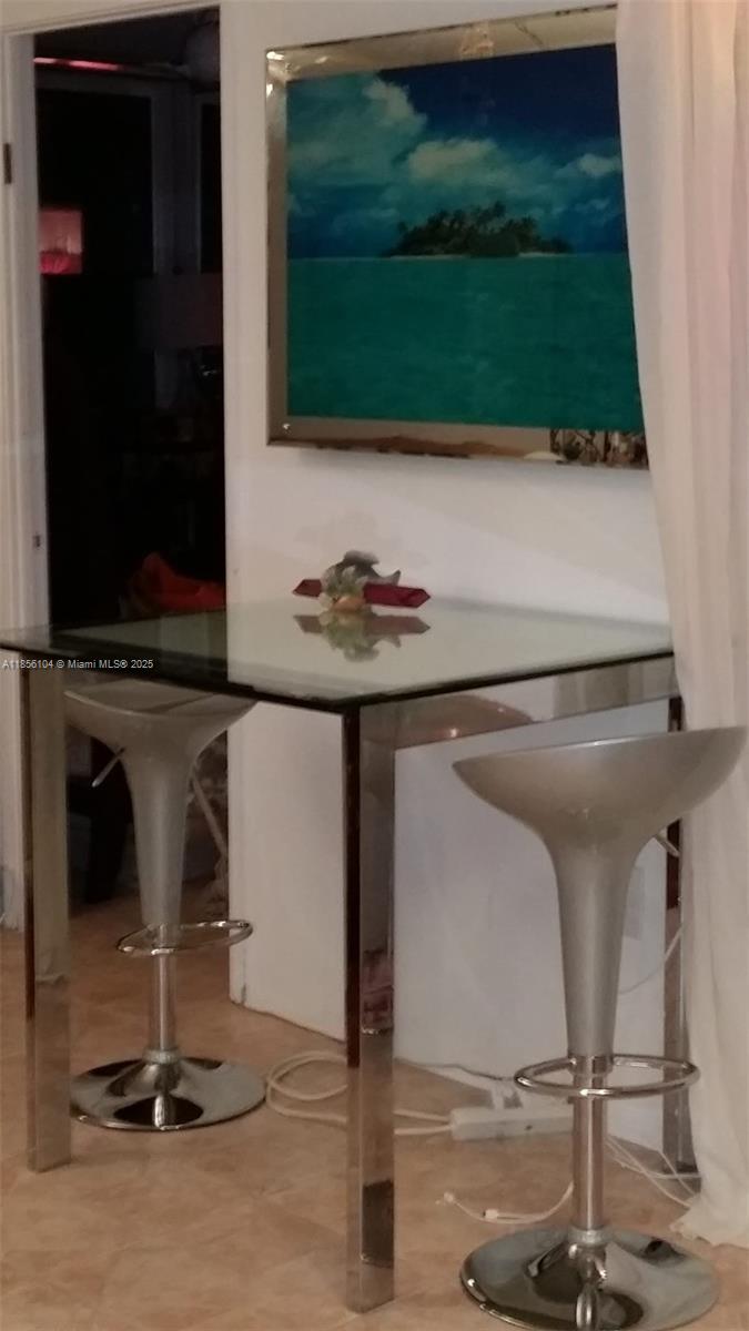 Ver detalles 1601E 1 / 1 801 sq. ft. $ 2025-08-10 0 foto