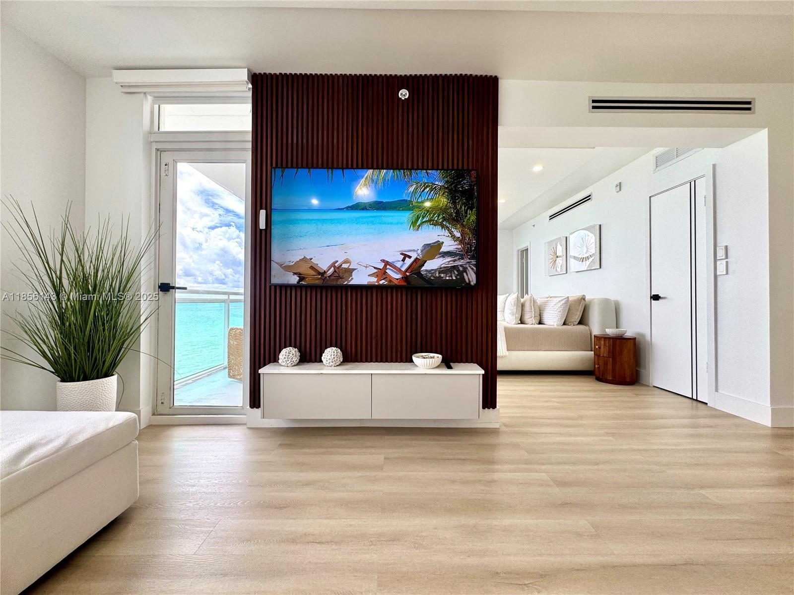 Photo of 3001 Ocean Dr #1411, Hollywood, Florida, 33019 -