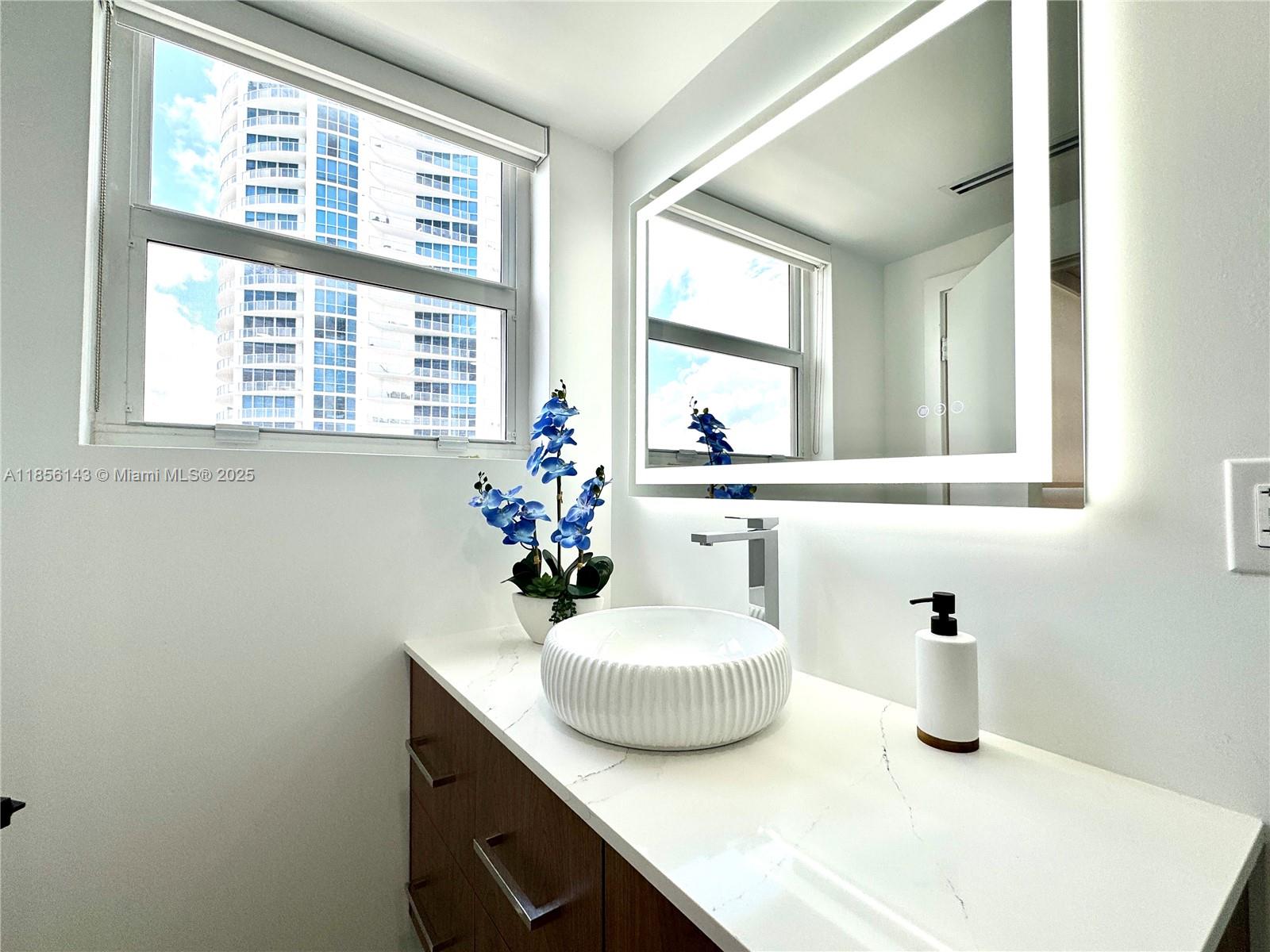 Photo of 3001 Ocean Dr  #1411, Hollywood, Florida, 33019 - 