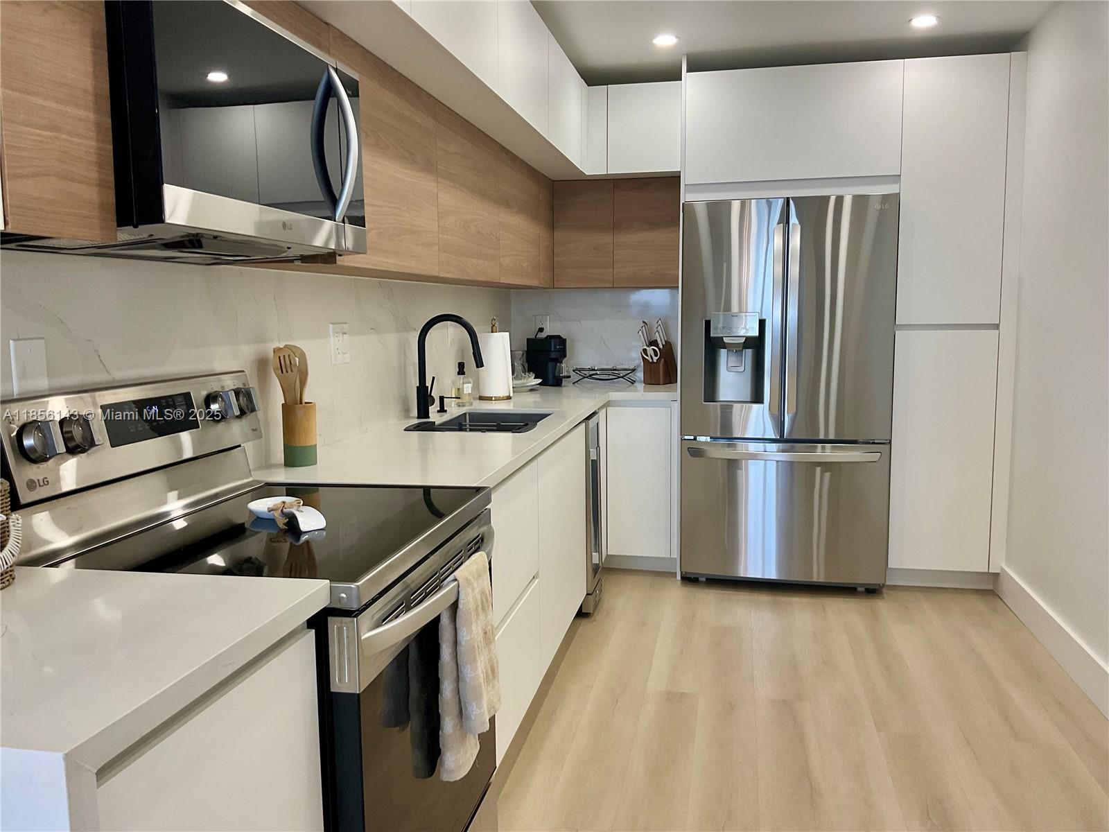 Photo of 3001 Ocean Dr #1411, Hollywood, Florida, 33019 -