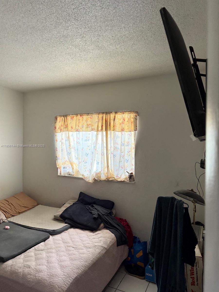 See details / 3315 sq. ft. $ 2025-08-10 0 Photo