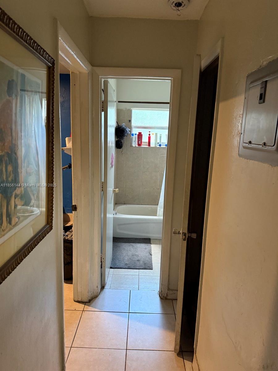 See details / 3315 sq. ft. $ 2025-08-10 0 Photo