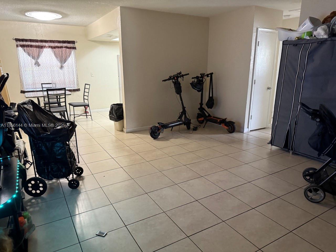 See details / 3315 sq. ft. $ 2025-08-10 0 Photo