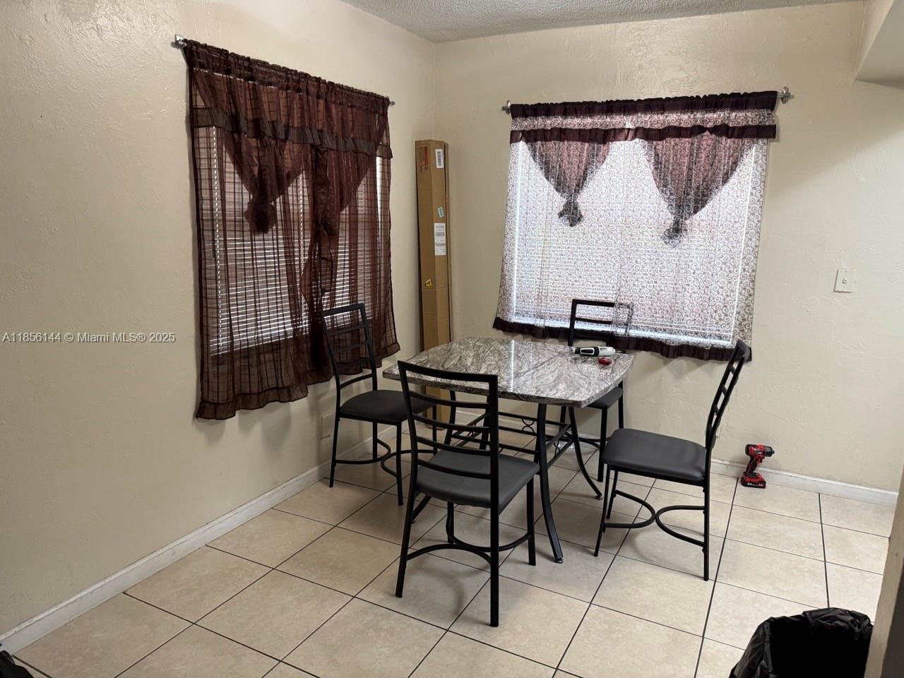 See details / 3315 sq. ft. $ 2025-08-10 0 Photo