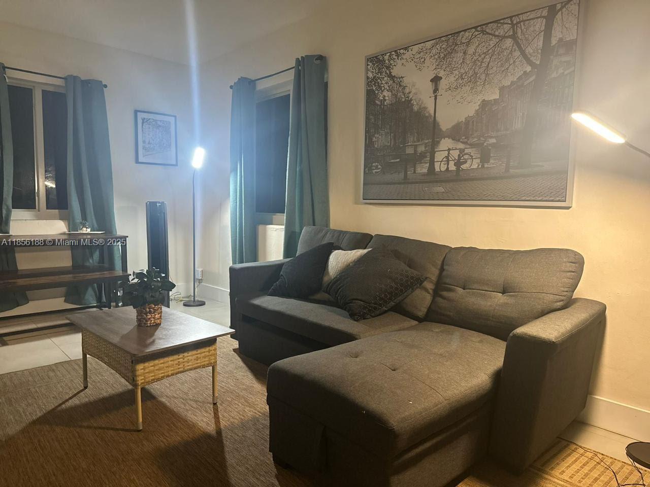   /  931 sq. ft. $ 2025-08-10 0 Photo