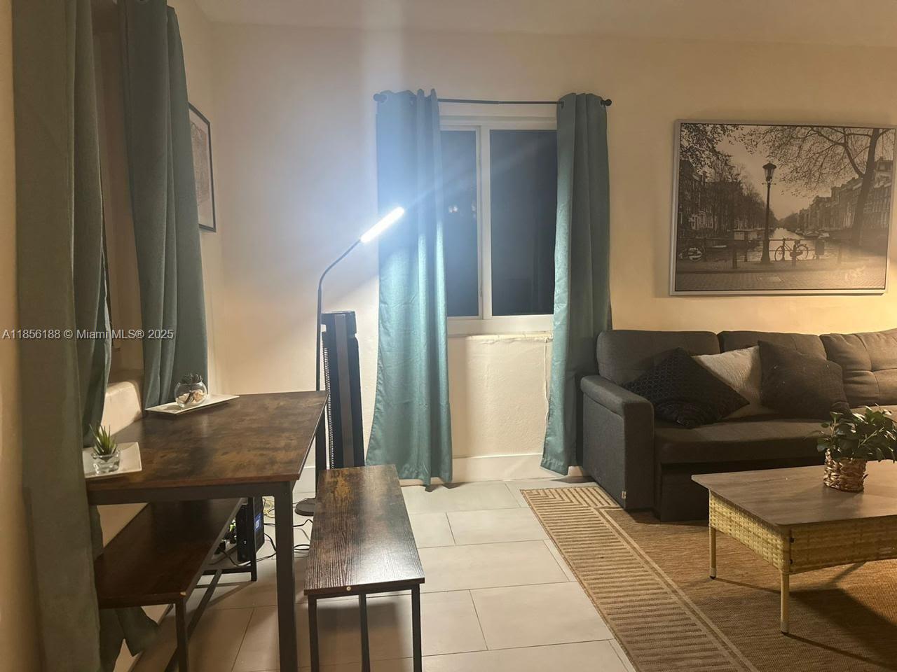   /  931 sq. ft. $ 2025-08-10 0 Photo