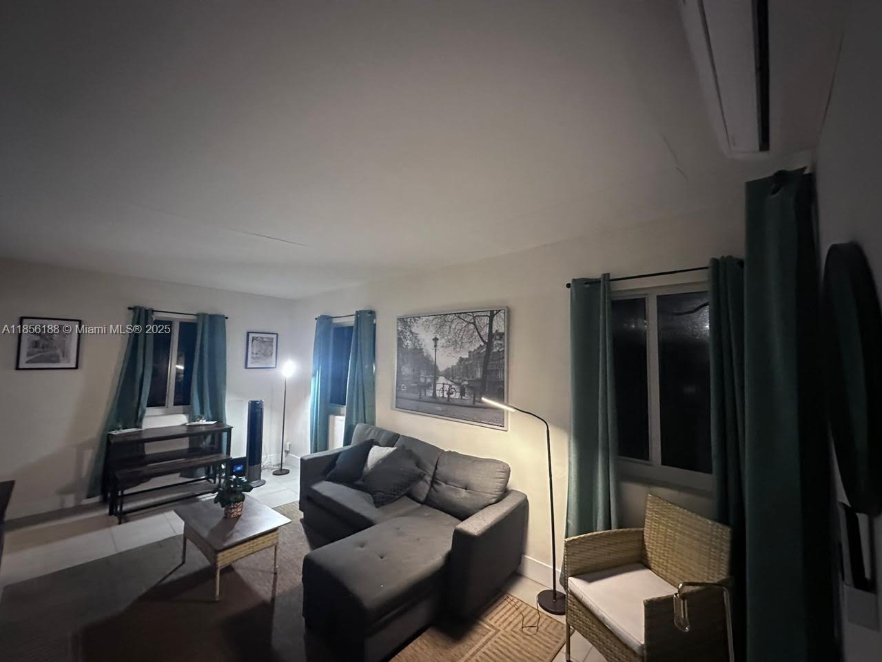   /  931 sq. ft. $ 2025-08-10 0 Photo