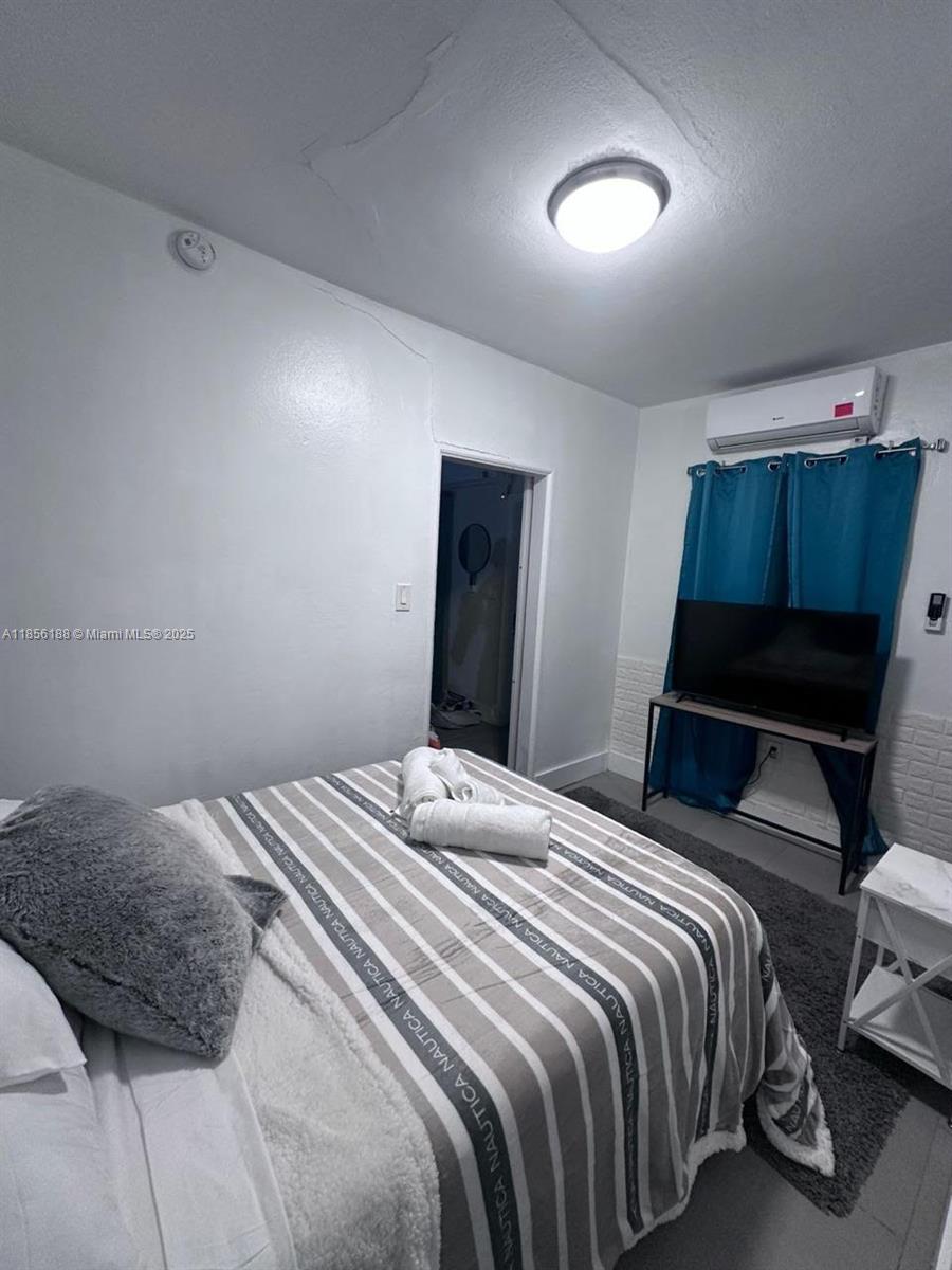   /  931 sq. ft. $ 2025-08-10 0 Photo