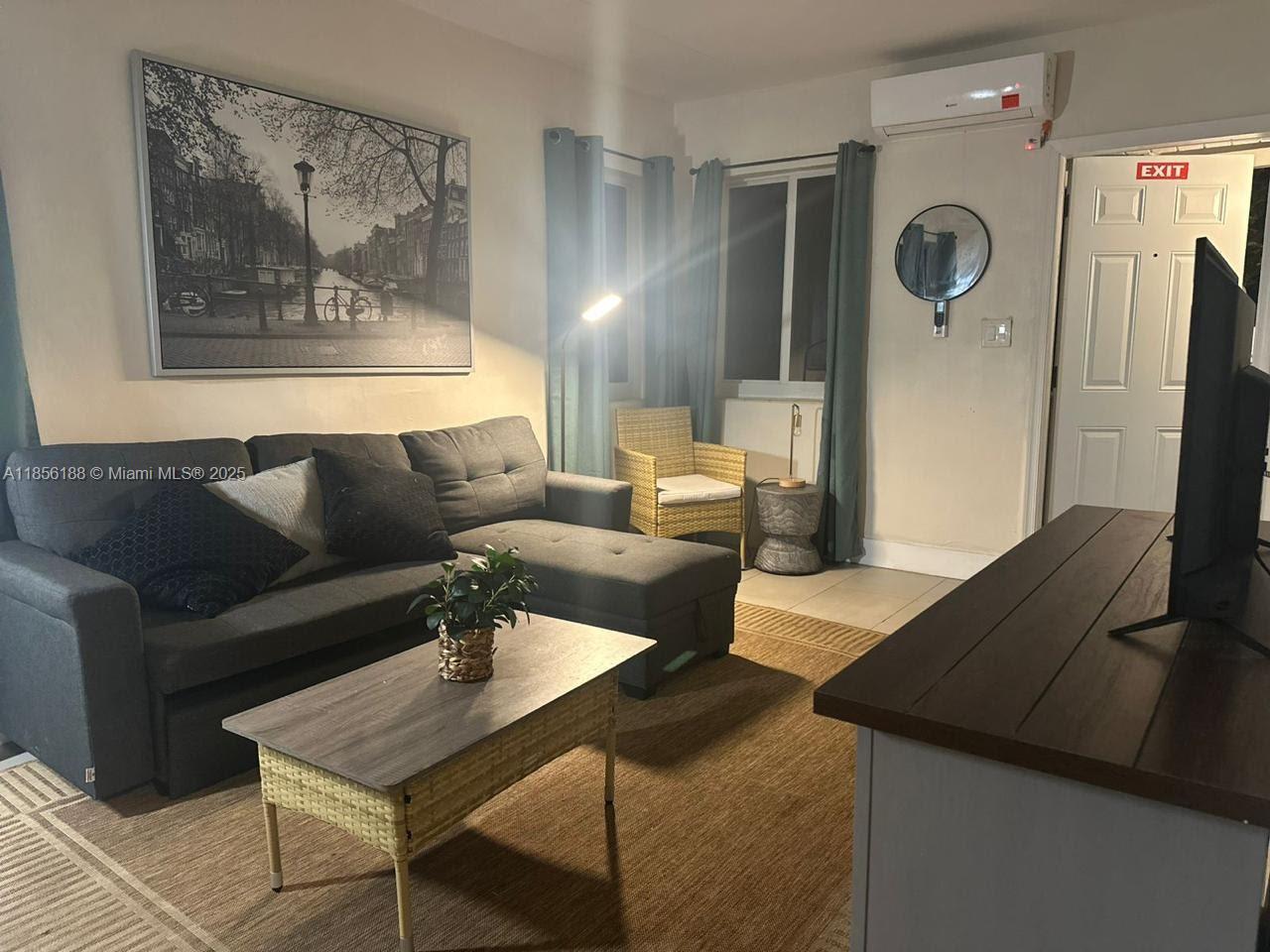   /  931 sq. ft. $ 2025-08-10 0 Photo
