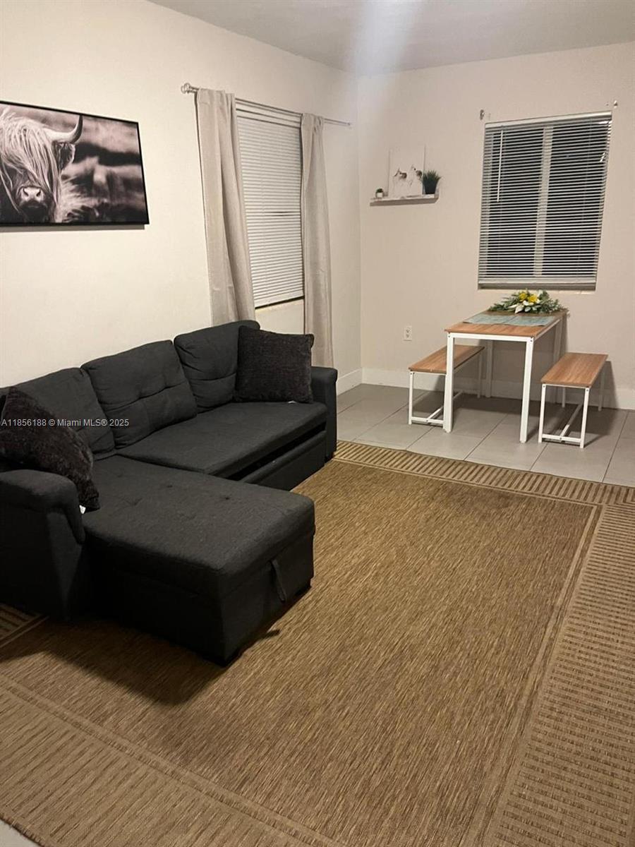   /  931 sq. ft. $ 2025-08-10 0 Photo