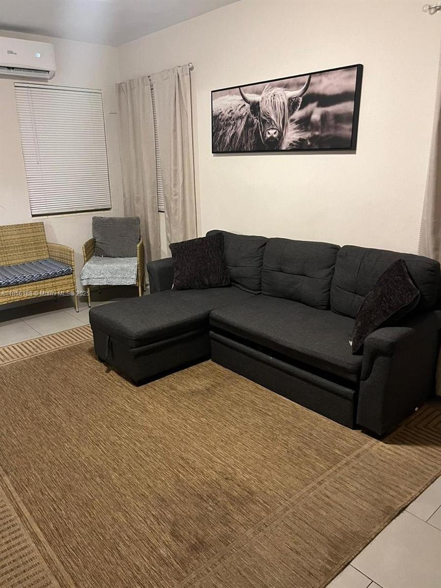   /  931 sq. ft. $ 2025-08-10 0 Photo