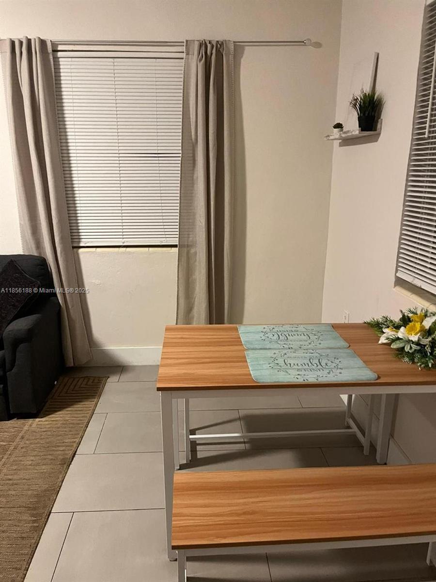   /  931 sq. ft. $ 2025-08-10 0 Photo