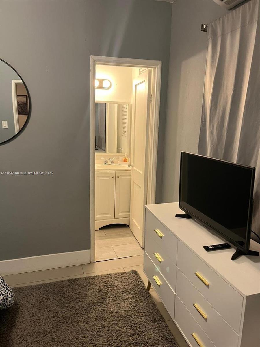   /  931 sq. ft. $ 2025-08-10 0 Photo