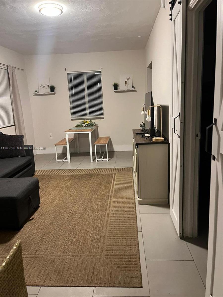   /  931 sq. ft. $ 2025-08-10 0 Photo