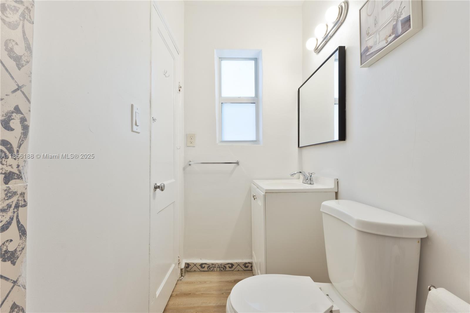 See details / 931 sq. ft. $ 2025-08-10 0 Photo