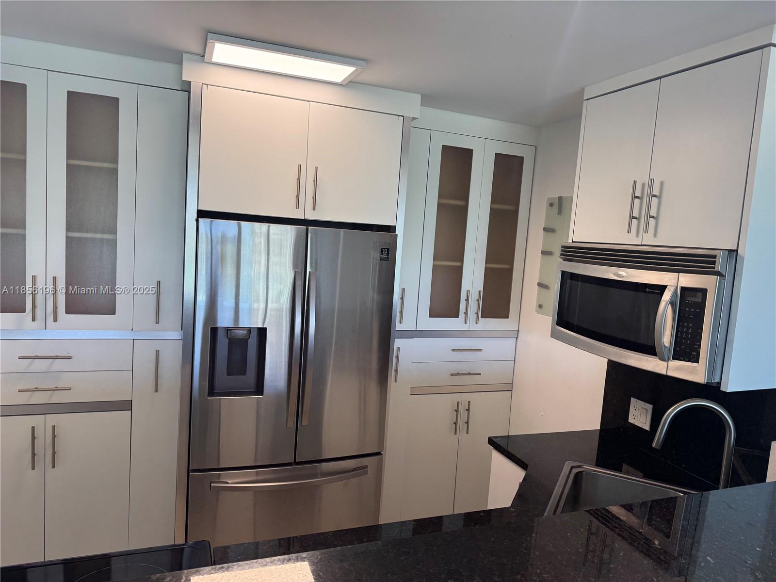 See details 309 1 / 2 991 sq. ft. $ 2025-08-10 0 Photo