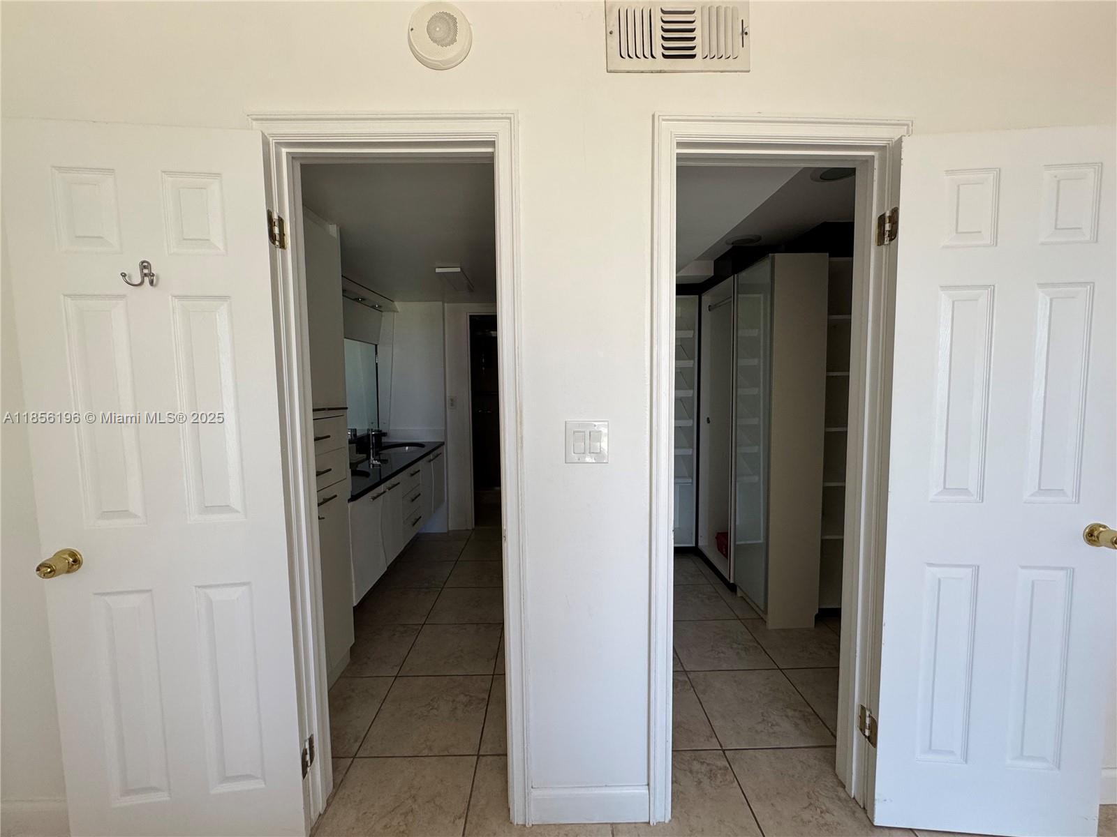 See details 309 1 / 2 991 sq. ft. $ 2025-08-10 0 Photo