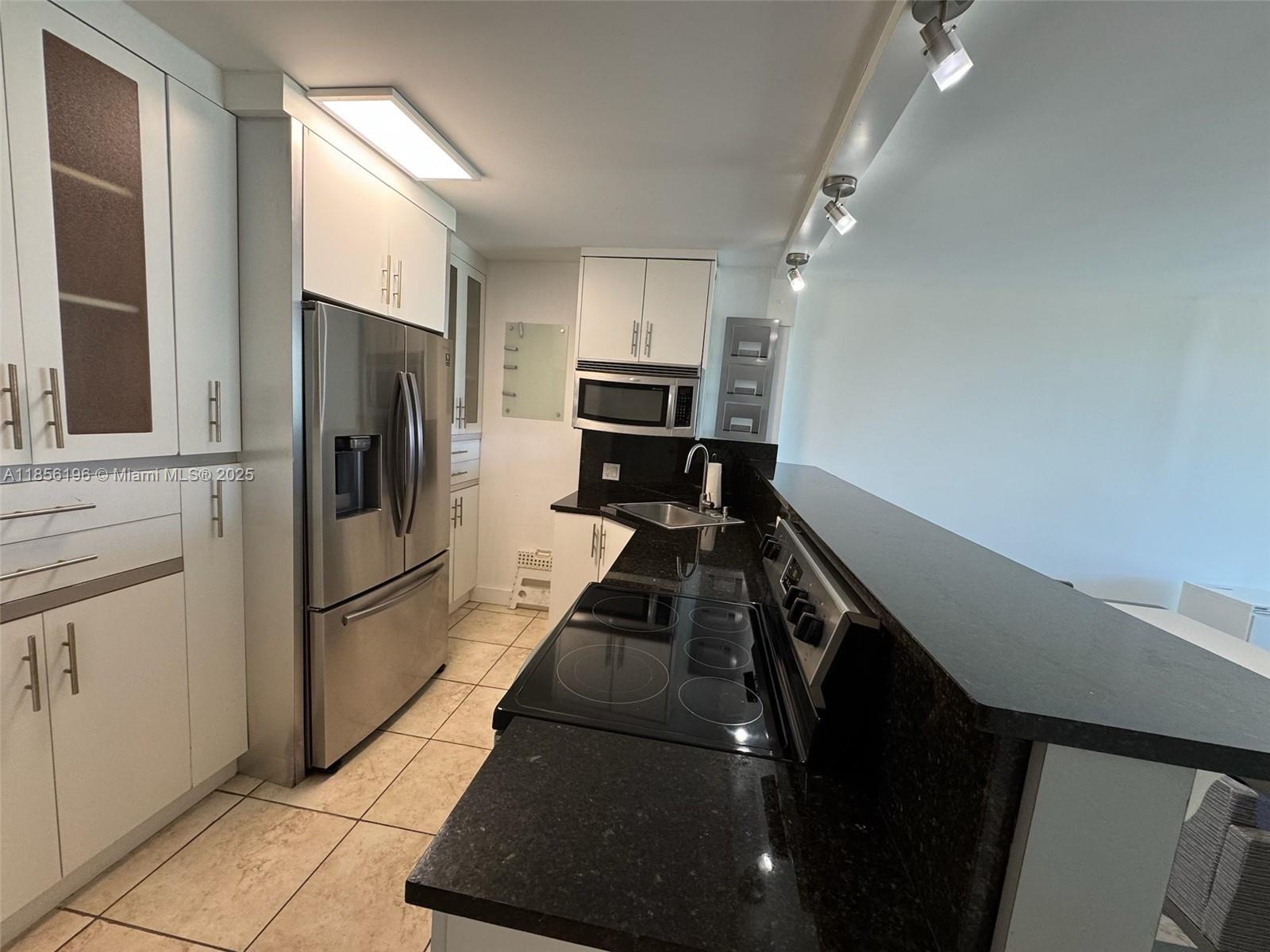 See details 309 1 / 2 991 sq. ft. $ 2025-08-10 0 Photo