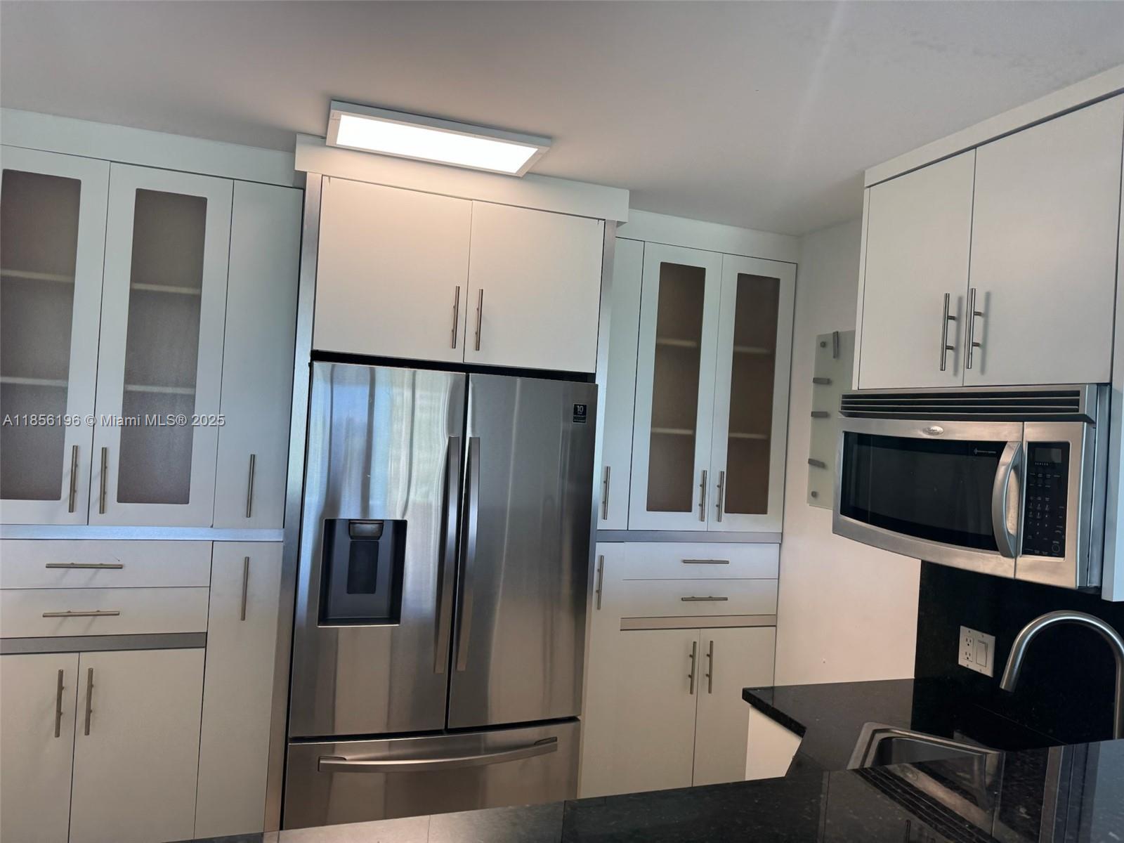See details 309 1 / 2 991 sq. ft. $ 2025-08-10 0 Photo