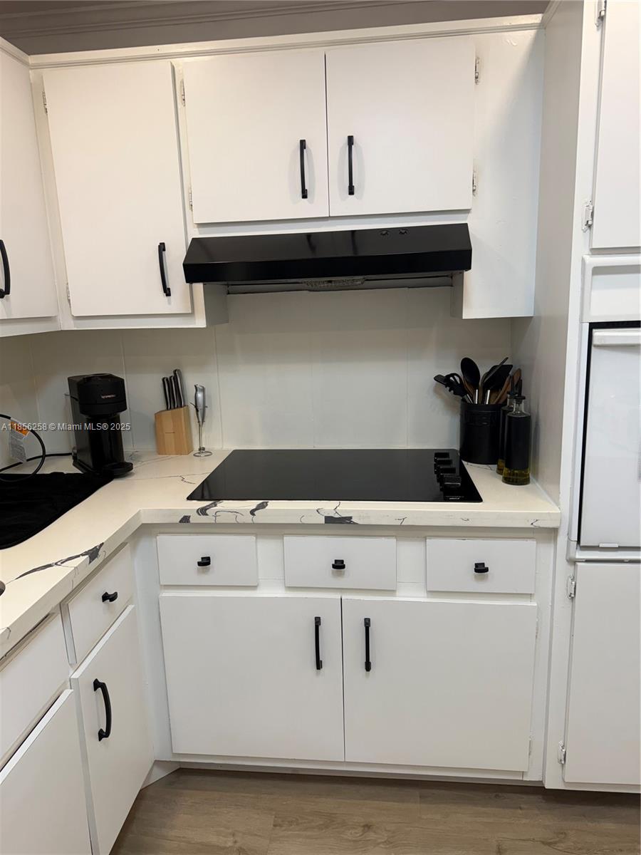 Photo of 400 KINGS POINT DR  #1224, Sunny Isles Beach, Florida, 33160 - 