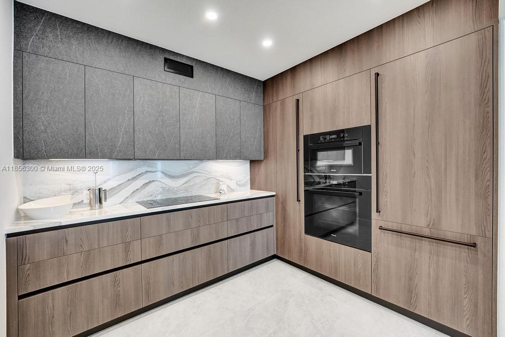 Photo of 3101 Ocean Dr  #1704, Hollywood, Florida, 33019 - 