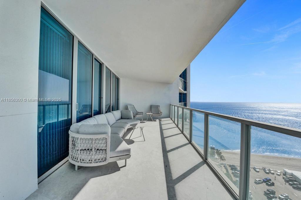 Photo of 3101 Ocean Dr  #1704, Hollywood, Florida, 33019 - 