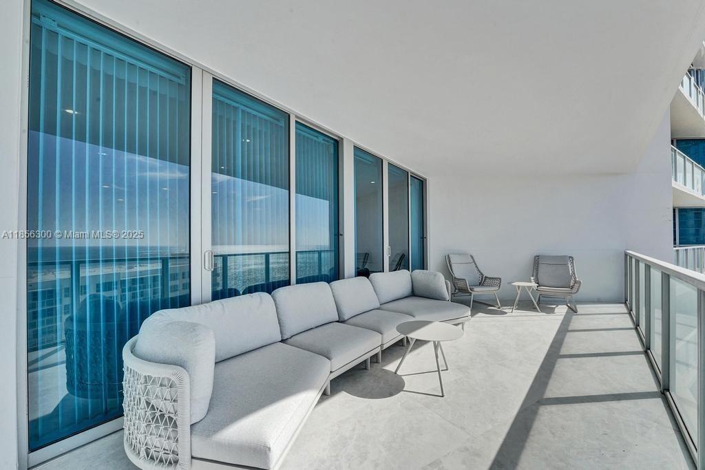 Photo of 3101 Ocean Dr  #1704, Hollywood, Florida, 33019 - 