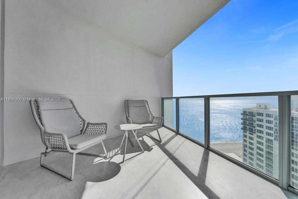 Photo of 3101 Ocean Dr  #1704, Hollywood, Florida, 33019 - 