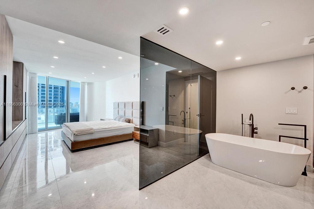 Photo of 3101 Ocean Dr  #1704, Hollywood, Florida, 33019 - 
