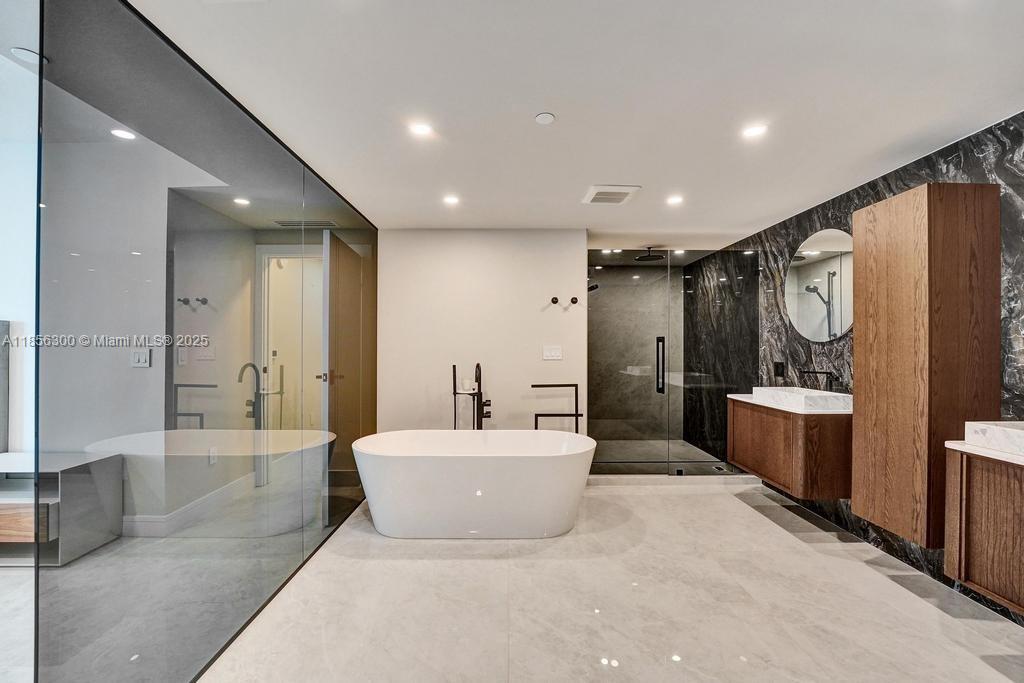 Photo of 3101 Ocean Dr  #1704, Hollywood, Florida, 33019 - 