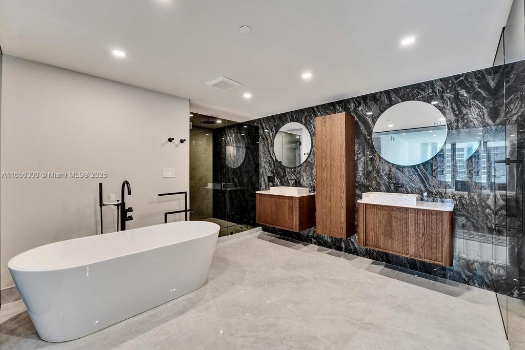 Photo of 3101 Ocean Dr  #1704, Hollywood, Florida, 33019 - 