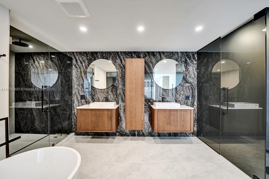 Photo of 3101 Ocean Dr  #1704, Hollywood, Florida, 33019 - 