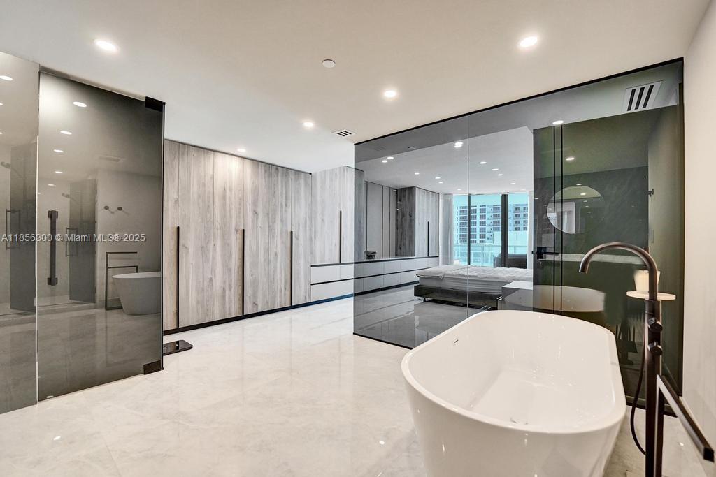 Photo of 3101 Ocean Dr  #1704, Hollywood, Florida, 33019 - 