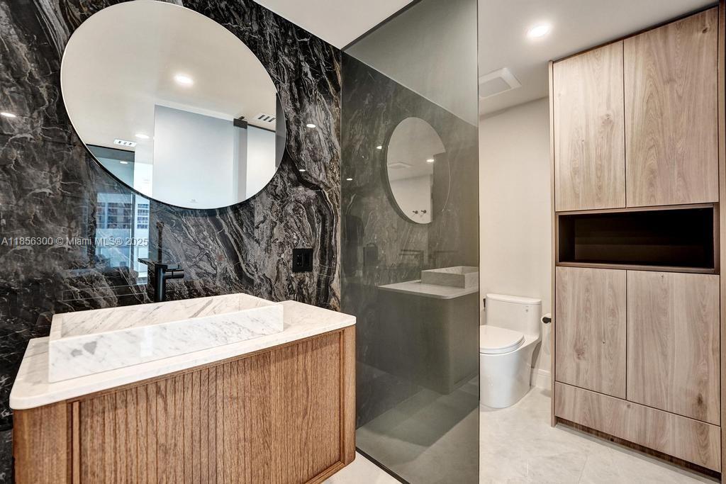 Photo of 3101 Ocean Dr  #1704, Hollywood, Florida, 33019 - 