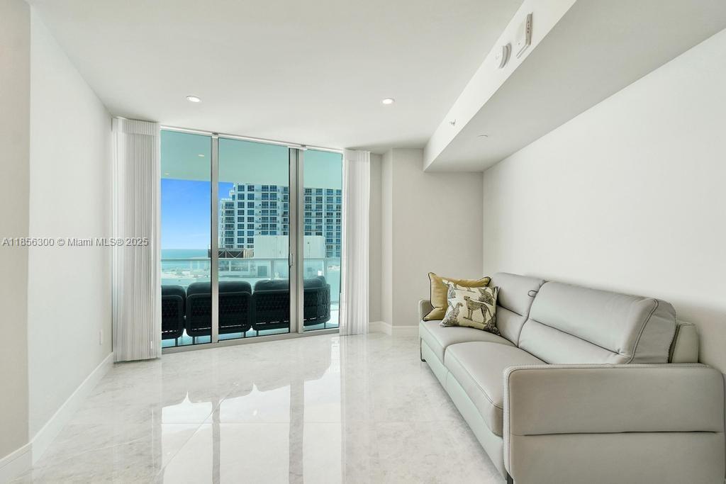 Photo of 3101 Ocean Dr  #1704, Hollywood, Florida, 33019 - 2nd