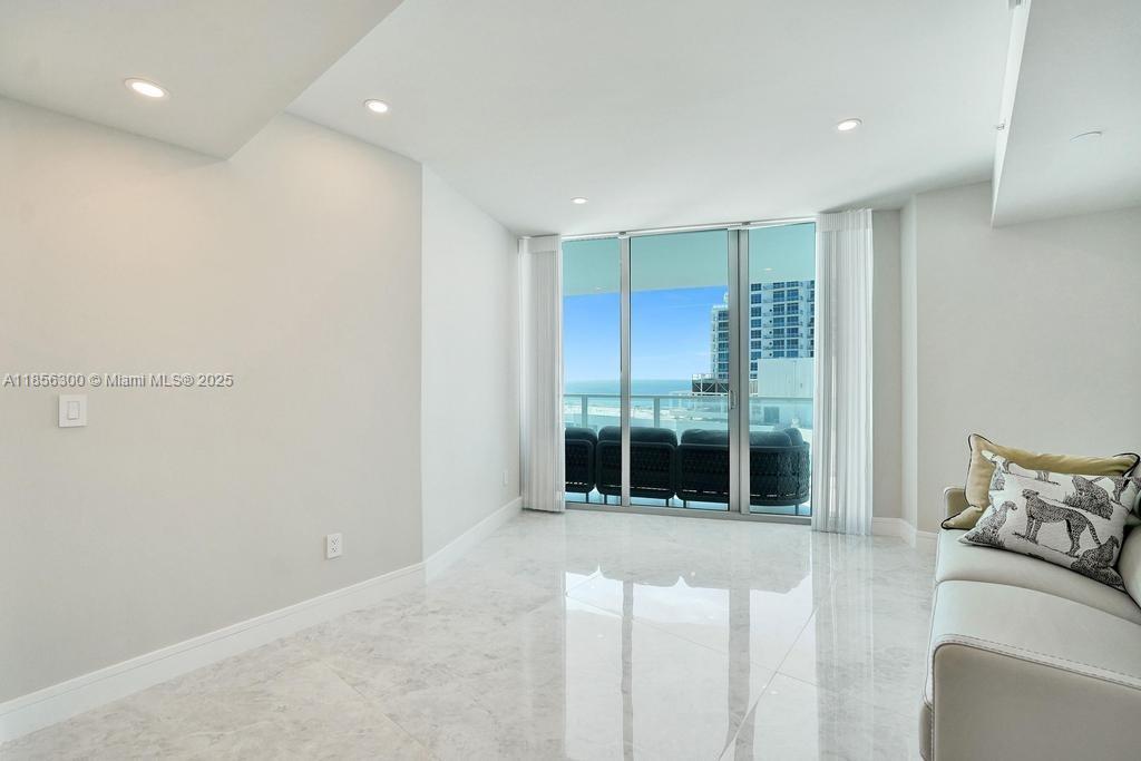 Photo of 3101 Ocean Dr  #1704, Hollywood, Florida, 33019 - 2nd