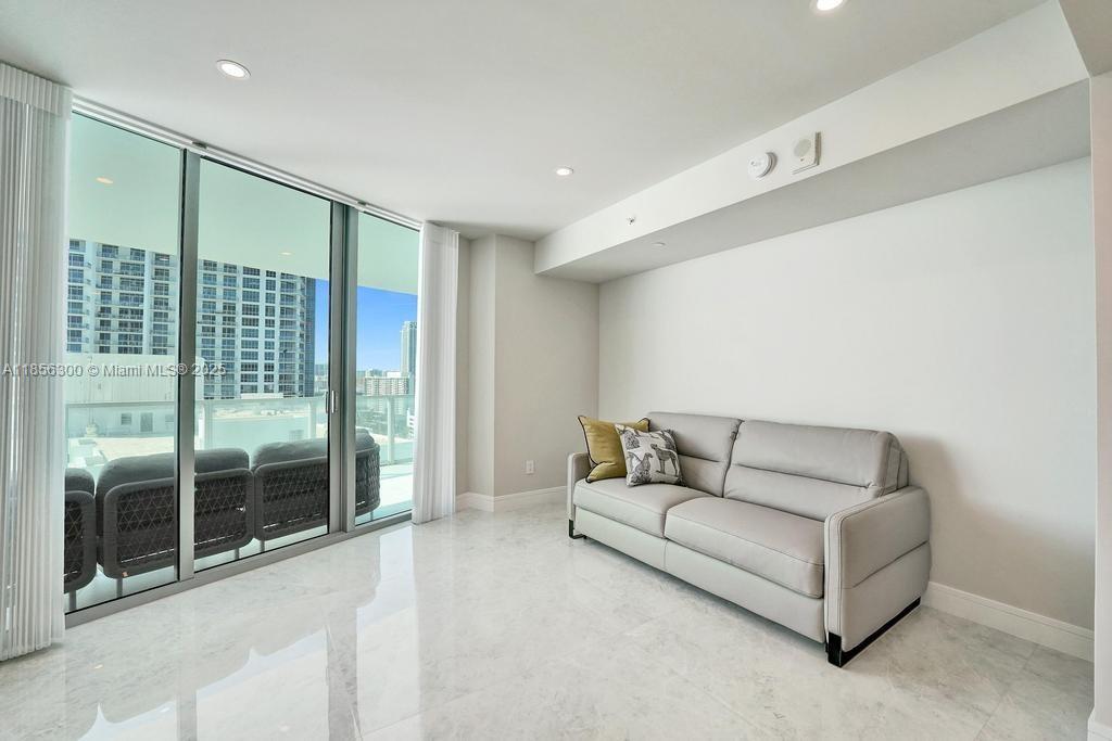 Photo of 3101 Ocean Dr  #1704, Hollywood, Florida, 33019 - 2nd