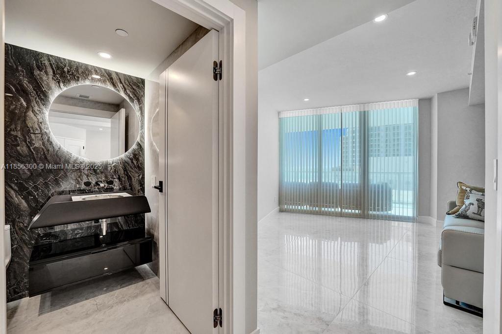 Photo of 3101 Ocean Dr  #1704, Hollywood, Florida, 33019 - 2nd