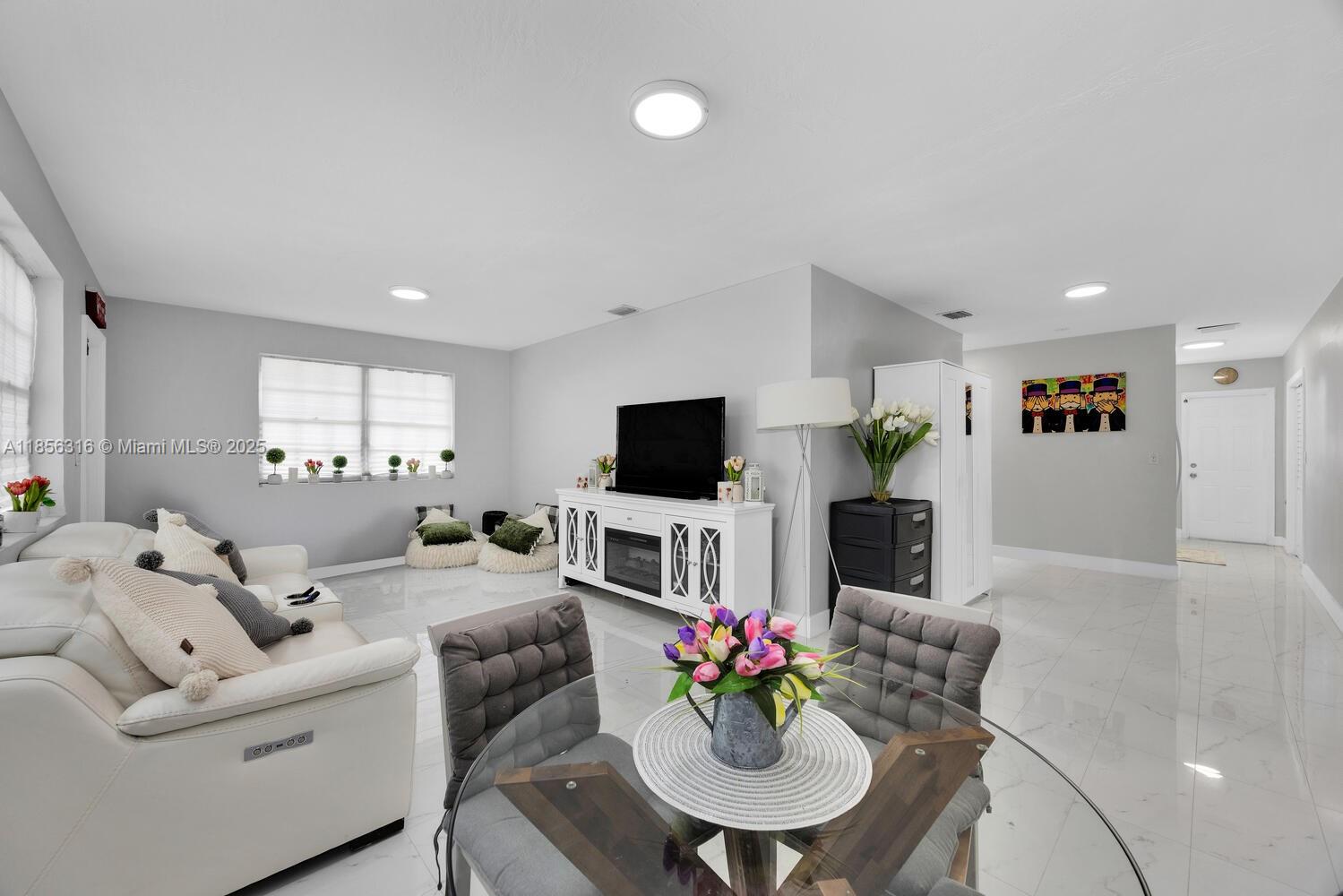   /  2488 sq. ft. $ 2025-08-11 0 Photo