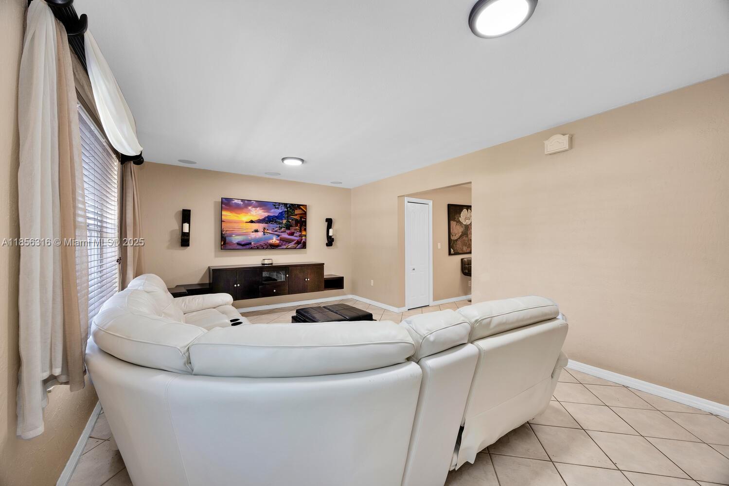   /  2488 sq. ft. $ 2025-08-11 0 Photo
