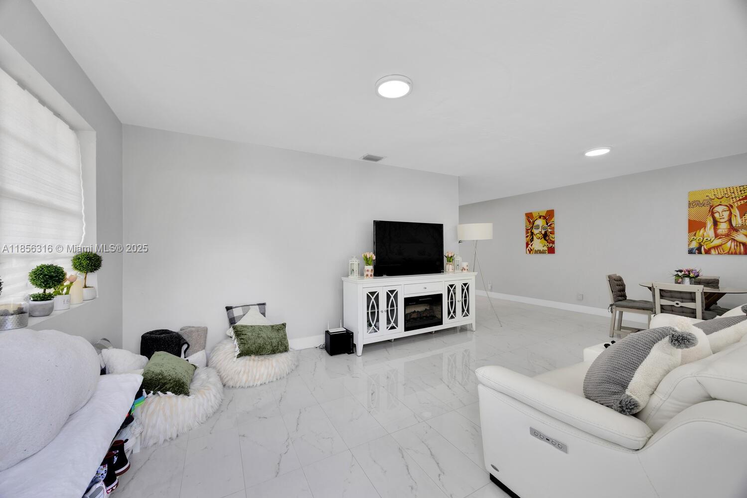   /  2488 sq. ft. $ 2025-08-11 0 Photo