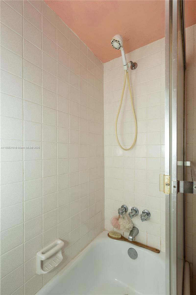 Photo of 619 14th Ave  #507, Hallandale Beach, Florida, 33009 - 