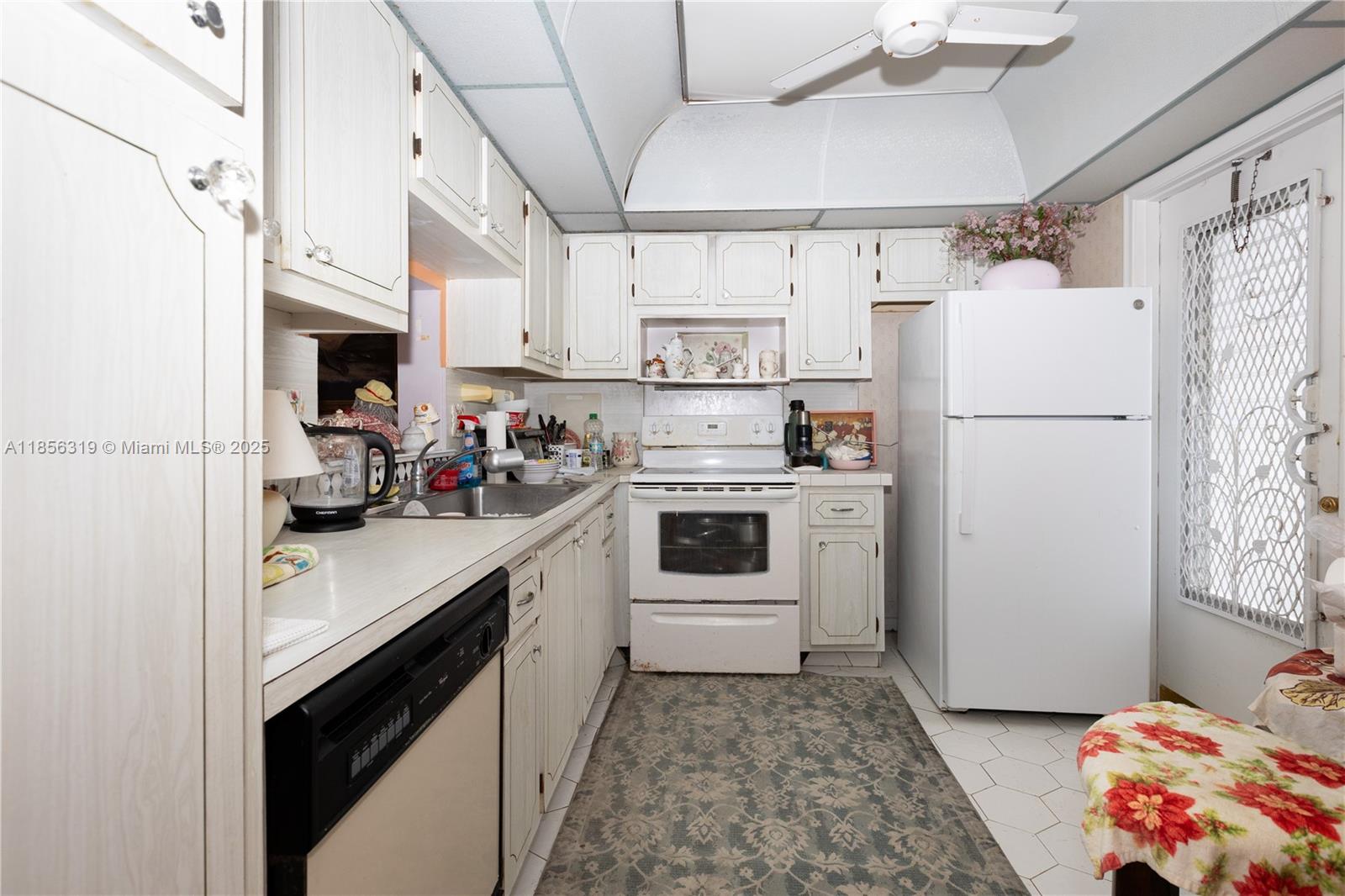 Photo of 619 14th Ave #507, Hallandale Beach, Florida, 33009 -