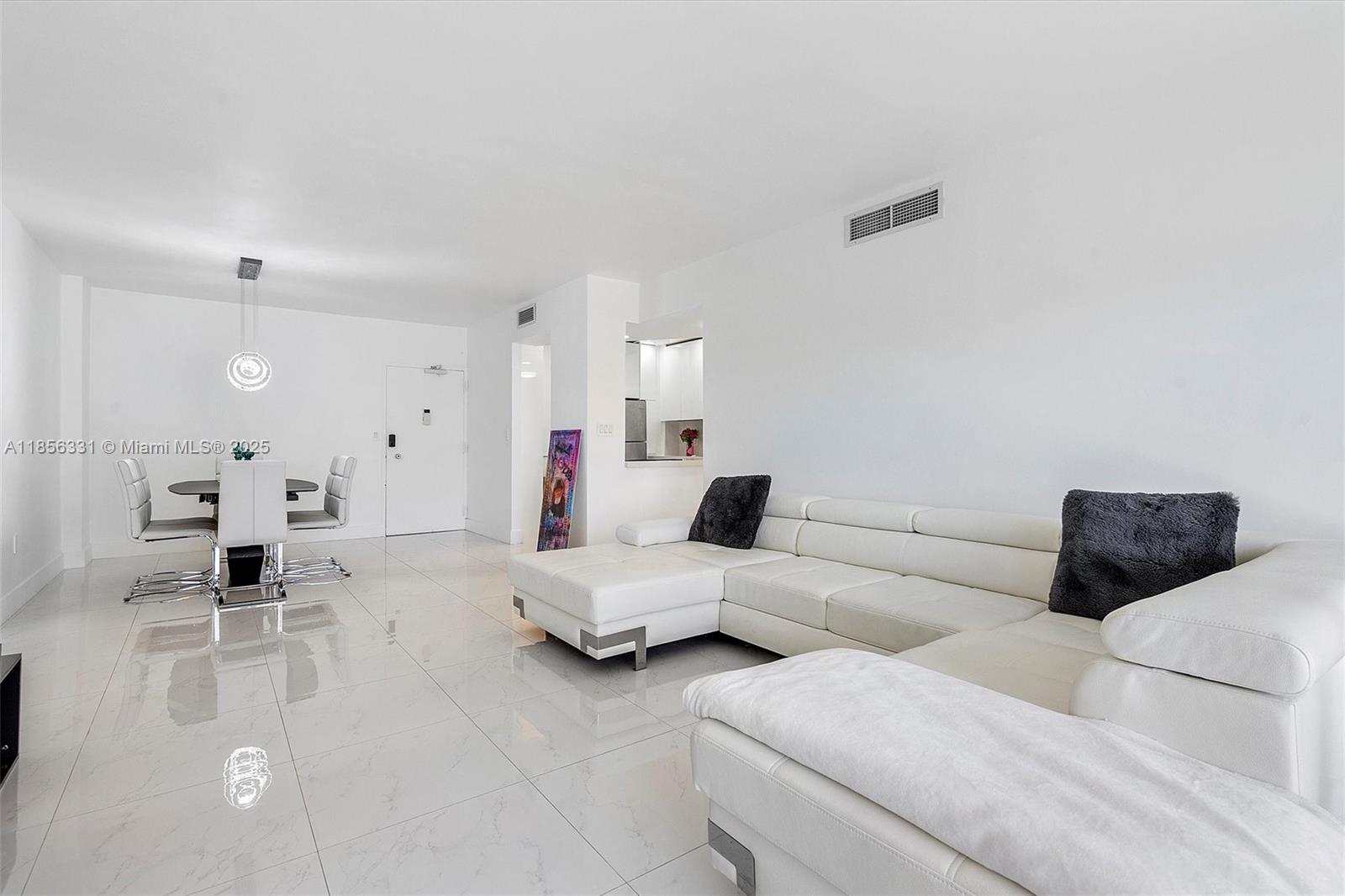 19G 2 / 2 1240 sq. ft. $ 2025-08-11 0 Photo