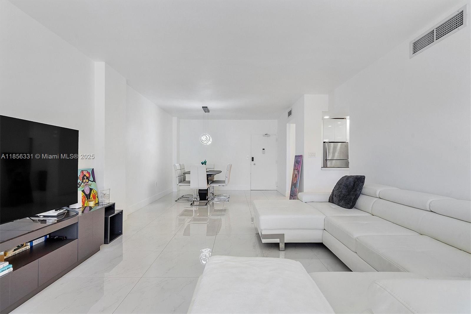 19G 2 / 2 1240 sq. ft. $ 2025-08-11 0 Photo