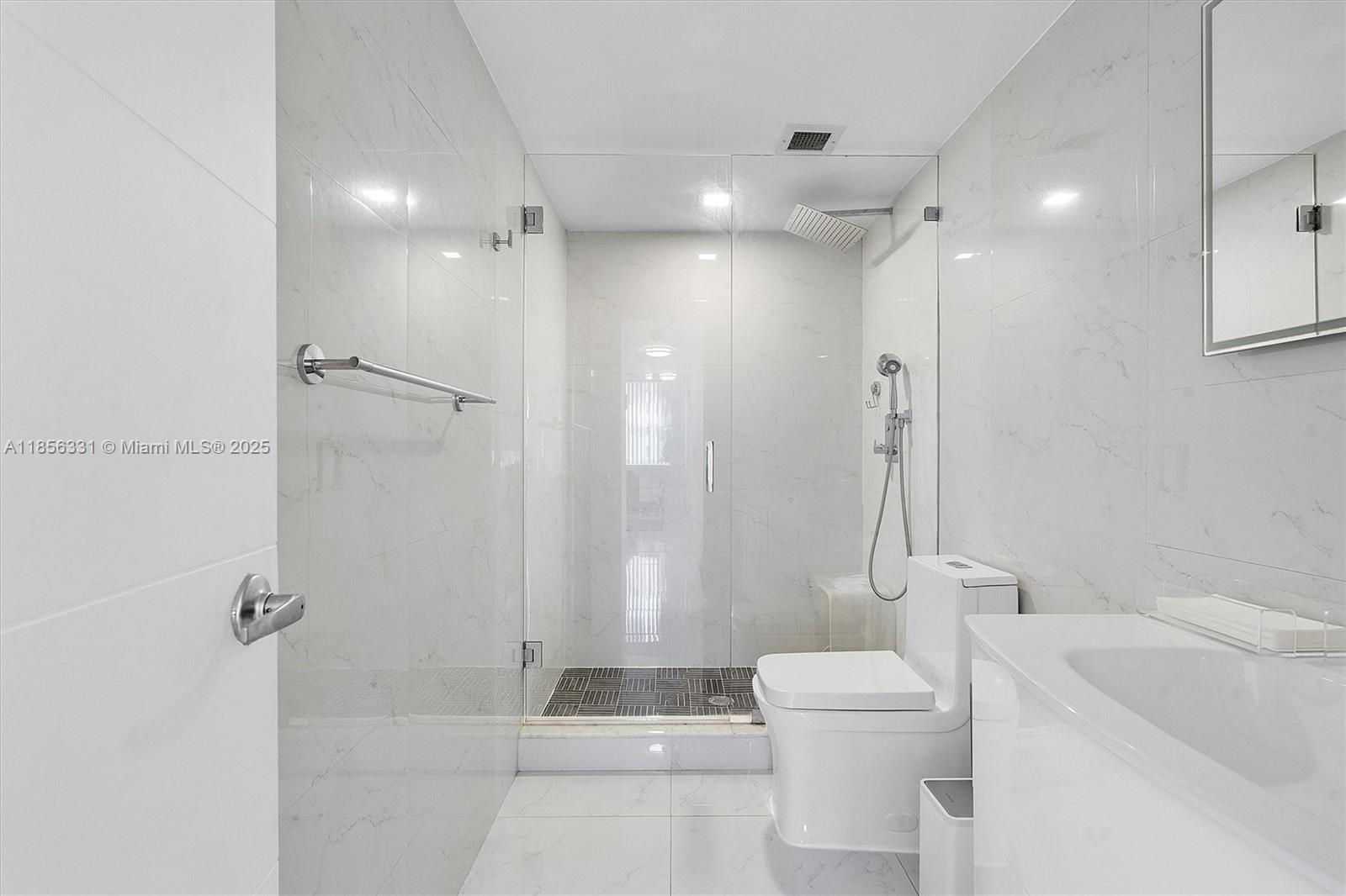 19G 2 / 2 1240 sq. ft. $ 2025-08-11 0 Photo