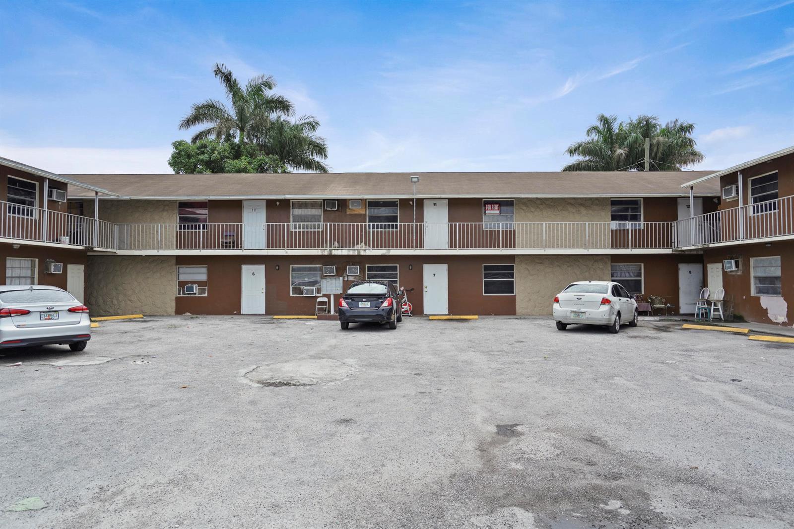Ver detalles 13 / 17 sq. ft. $ 2026-06-22 0 foto