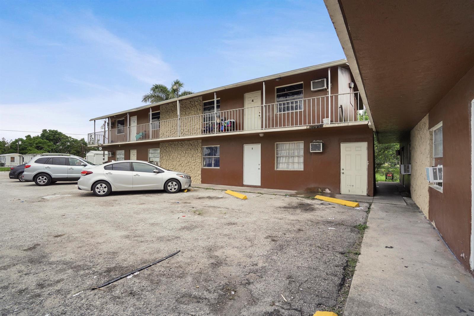 Ver detalles 13 / 17 sq. ft. $ 2026-06-22 0 foto