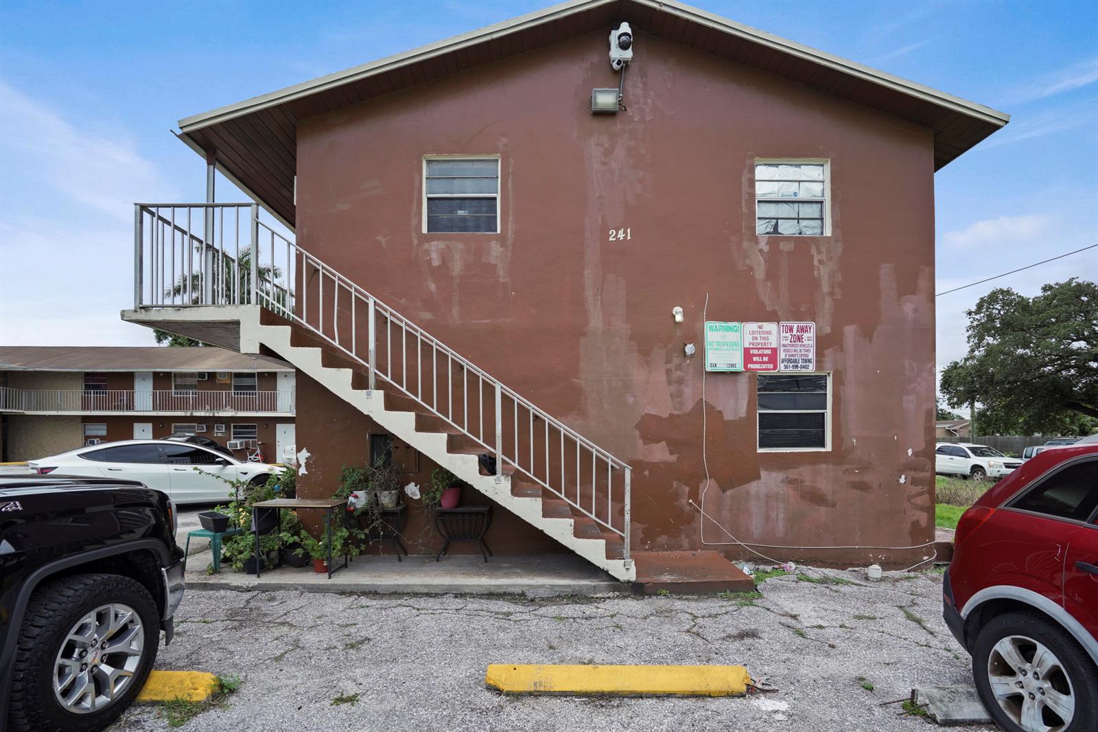 Ver detalles 13 / 17 sq. ft. $ 2026-06-22 0 foto